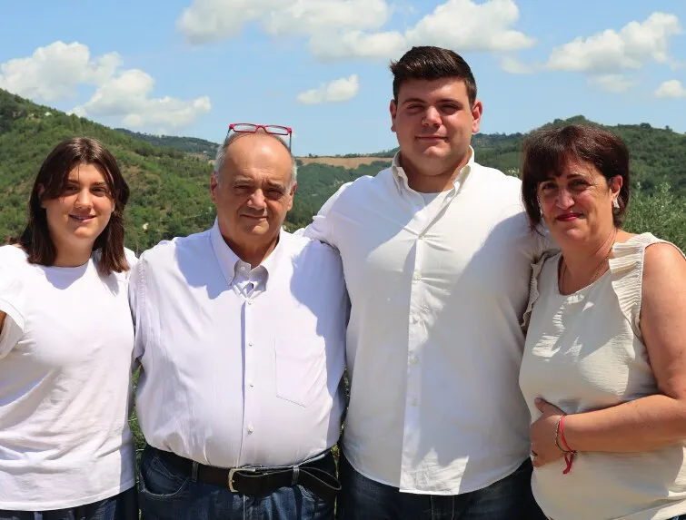 Maria Vittoria, Florindo, Secondo Luigi and Clorinda in front of the hills